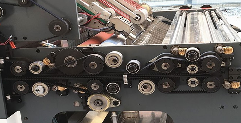 Automatic Servo Flute Laminating Machine