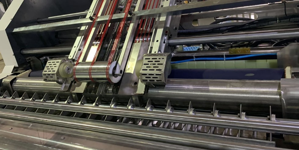 Automatic Servo Flute Laminating Machine