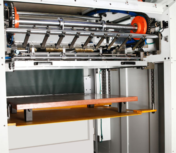 Automatic Die Cutting and Creasing Machine